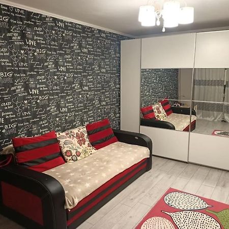 Private Room Near 3 Min Metrou Crangasi, 40 M2 Бухарест Екстер'єр фото